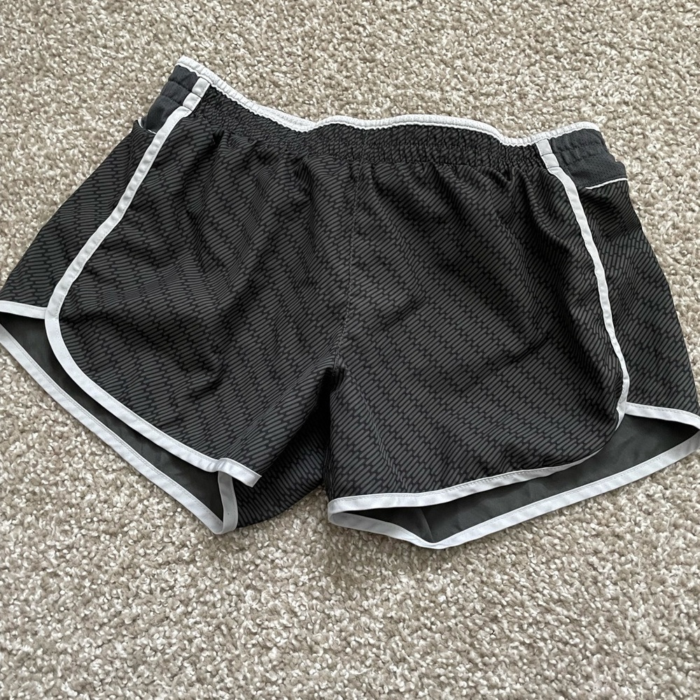 Women’s small Nike Dryfit shorts EUC
